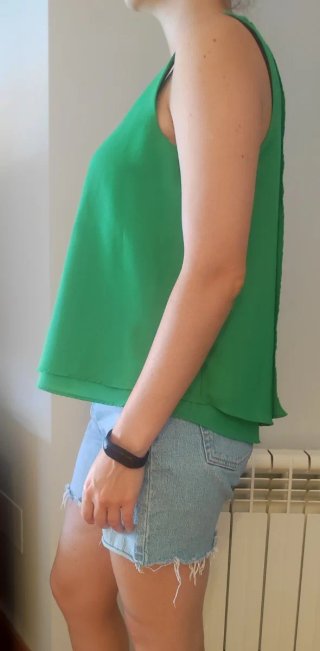 Blusa verde sin mangas