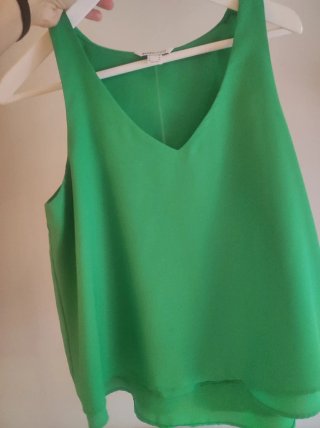Blusa verde sin mangas