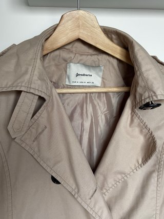 Gabardina Stradivarius Beige
