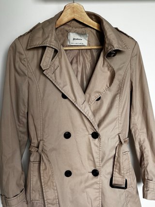 Gabardina Stradivarius Beige