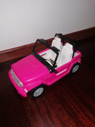 Abbigliamento per bambola Barbie vario con un'auto