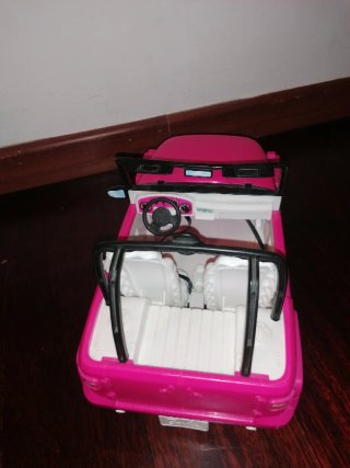 Abbigliamento per bambola Barbie vario con un'auto