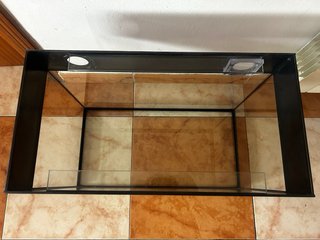 Acuario/Terrario Negro y Transparente