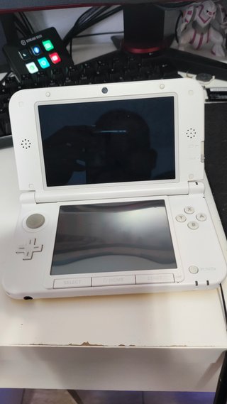Nintendo 3DS XL Pikachu 64 GB