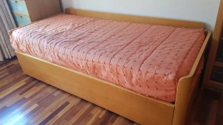 Cama nido de madera con fundas. Marca Biok.