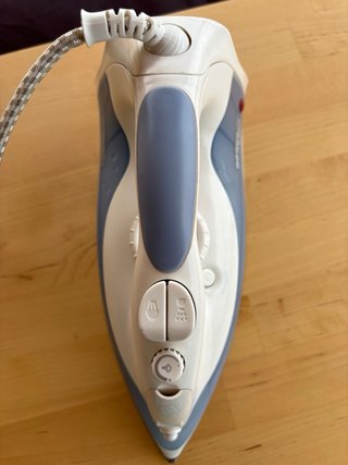 Plancha de ropa Taurus 2200W