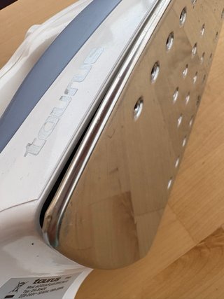 Plancha de ropa Taurus 2200W