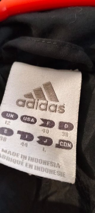 Chaqueta Adidas azul marino acolchada
