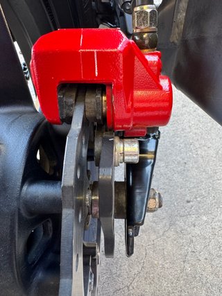 Benelli BN 125 Roja y Negra