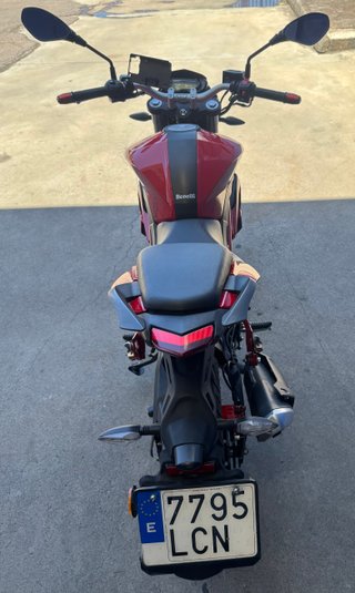Benelli BN 125 Roja y Negra