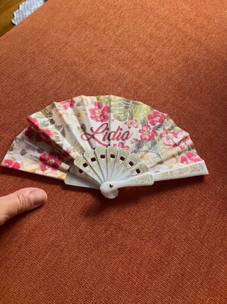 Abanico pequeño floral con nombre Lidia