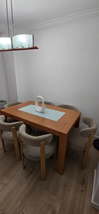 Mesa comedor extensible madera cerezo y cristal