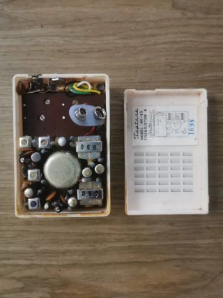 Radio Transistor Vintage con Funda y Auricular