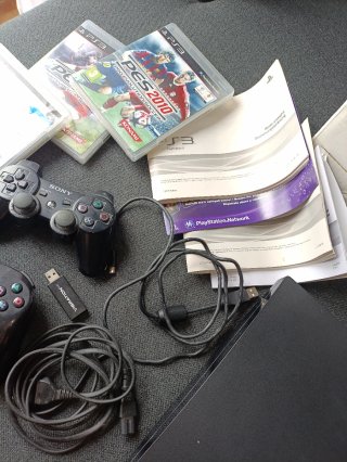 Consola PS3 120 GB + 4 Juegos + 2 mandos