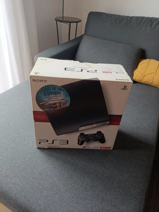 Consola PS3 120 GB + 4 Juegos + 2 mandos