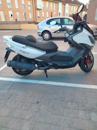 Kymco 500r ABS Maxi Scooter