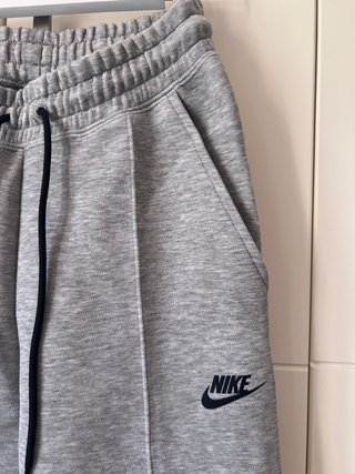 Jogger Nike Tech Fleece Gris Talla XS