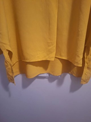 Blusa Zara Amarilla Talla XS nueva