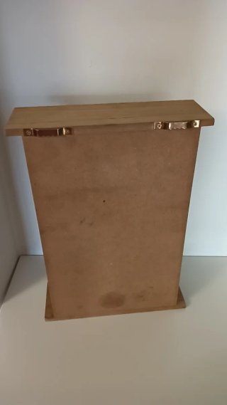 Colgador de llaves de madera.