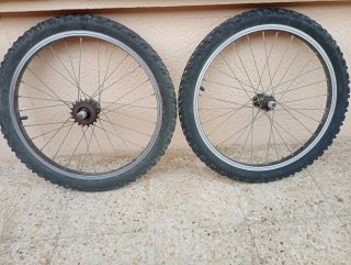 Bicicleta infantil negra