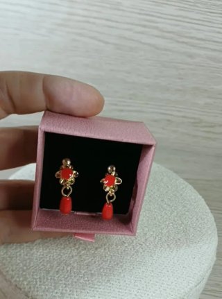 Pendientes Coral y Chapado Oro 18k