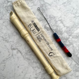 Flauta Soprano Yamaha con funda y limpiador