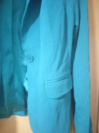 Chaqueta verde entallada