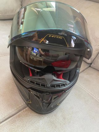 Casco Moto Negro Carbono Dorado