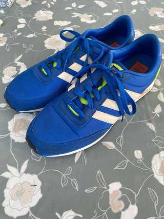 Deportivos Adidas Neo Azules y Amarillos