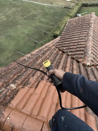 Servicio de limpieza y reparación de tejados