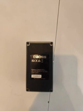 4 pedales de guitarra
