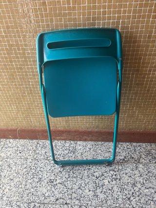 Silla plegable azul metálica
