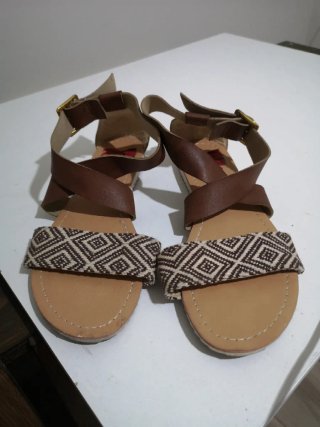Sandalias Tino Gonzalez Beige y Marrón