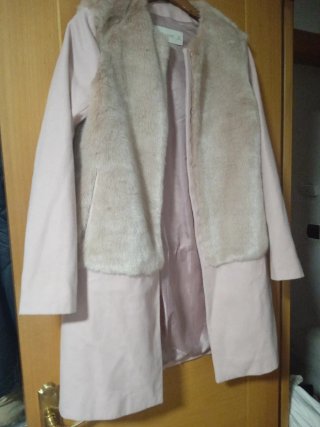 Abrigo rosa Zara con pelito Talla M
