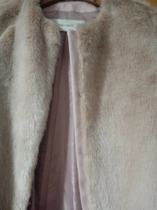 Abrigo rosa Zara con pelito Talla M