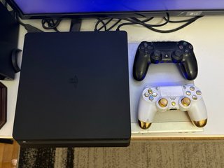 PS4 Slim 500GB + 2 Mandos + Juegos