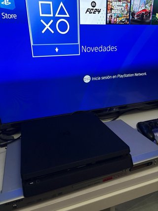 PS4 Slim 500GB + 2 Mandos + Juegos