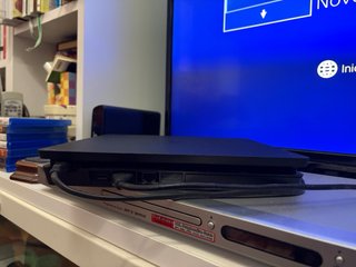 PS4 Slim 500GB + 2 Mandos + Juegos