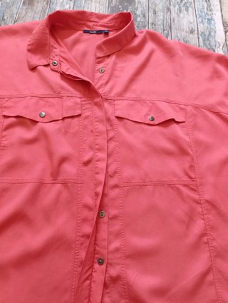 Camisa rosa de manga corta