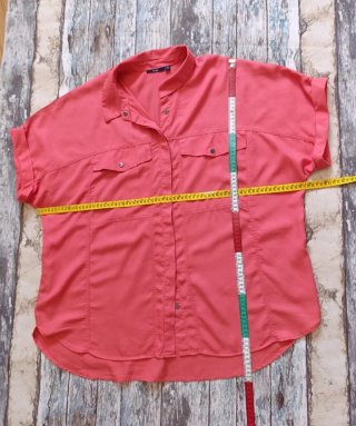 Camisa rosa de manga corta