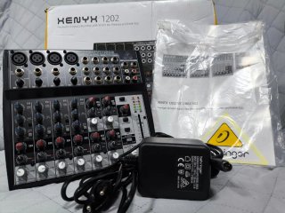 Behringer Xenyx 1202 Mezclador