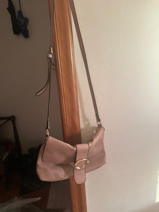 Coordinato abito multicolor e borsetta rosa