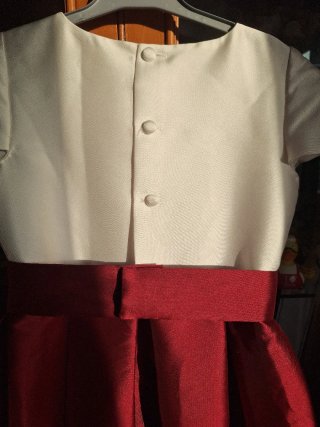 Vestido Fiesta Niña Blanco y Borgoña. Raso cosido