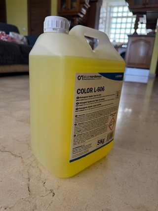 Lote Lavandería Profesional: Detergente Color 5Kg