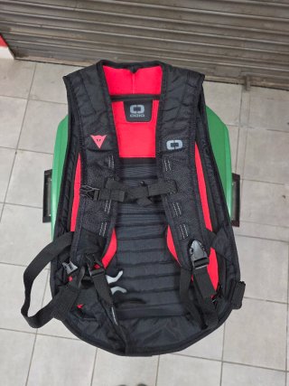 Mochila Dainese Moto Negra y Roja