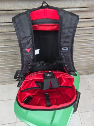 Mochila Dainese Moto Negra y Roja