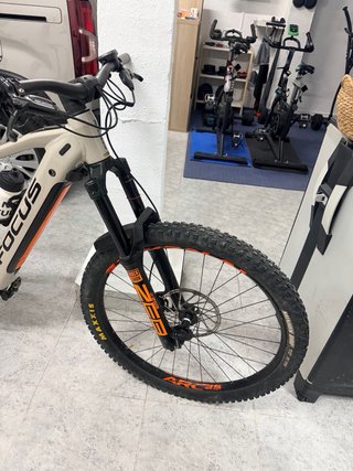 Bicicleta eléctrica Focus Sam 2 Solo 2700km