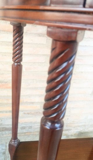 Mesita auxiliar clásica estilo Ingles Barley Twist