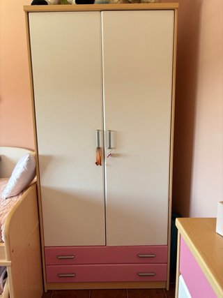 Habitación juvenil completa rosa y blanca