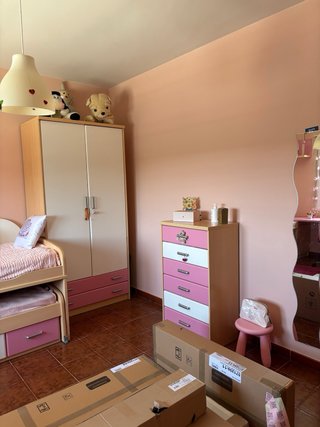 Habitación juvenil completa rosa y blanca
